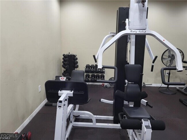 Building Photo - 6142 Whiskey Creek Dr