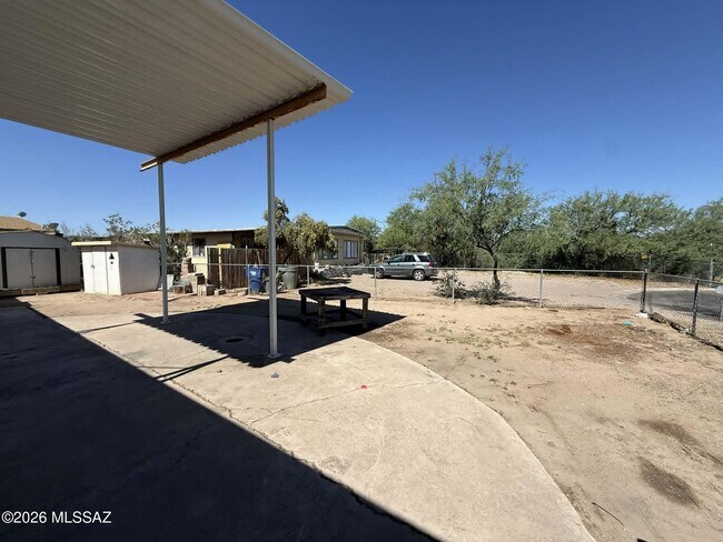 Building Photo - 2640 S Cottonwood Ln