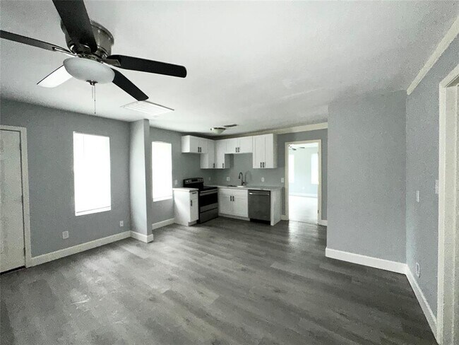 Building Photo - 4318 1st St
