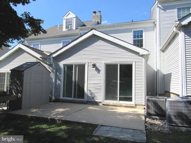 Building Photo - 716 Sandalwood Ln