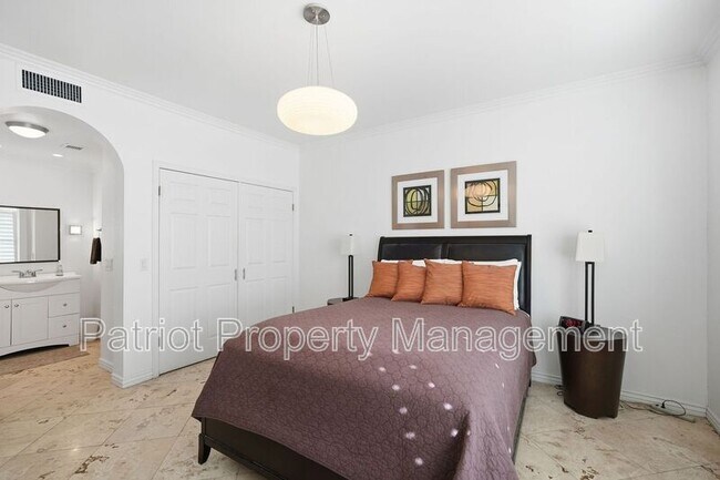 Building Photo - 9707-9707 E Mountain View Rd