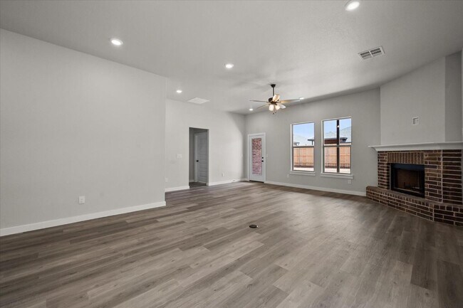 Building Photo - 3202 Farmhouse Ave