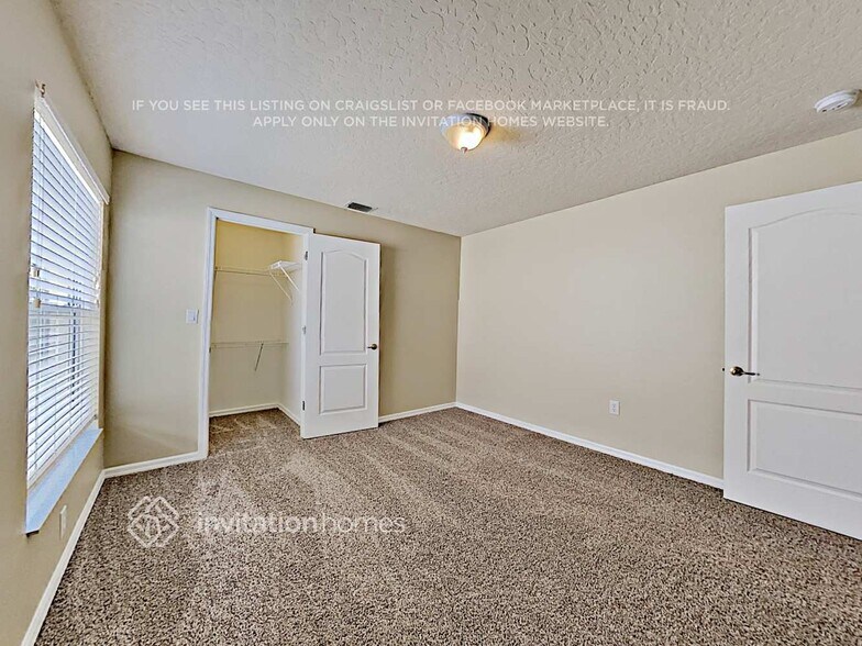 Building Photo - 8071 Kingswood Way