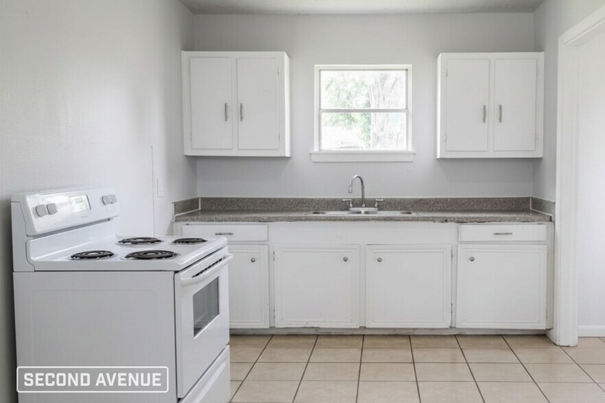 Building Photo - 3514 Grassmere St