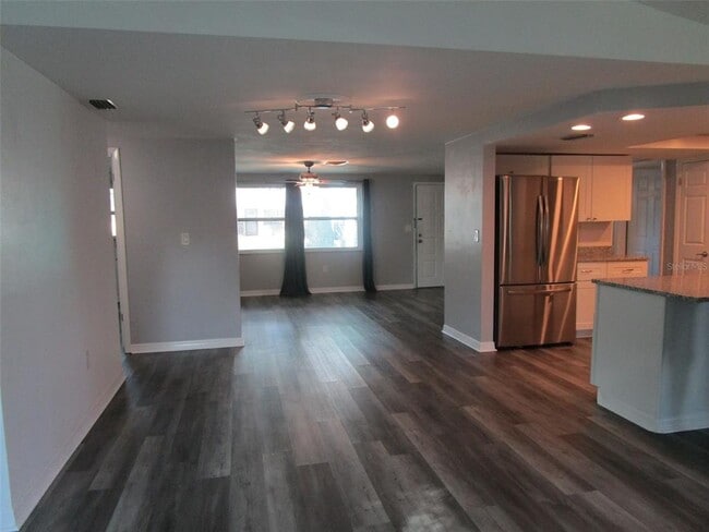 Building Photo - 7226 San Moritz Dr