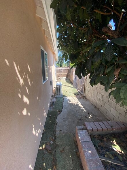 Building Photo - 19622 Bassett St