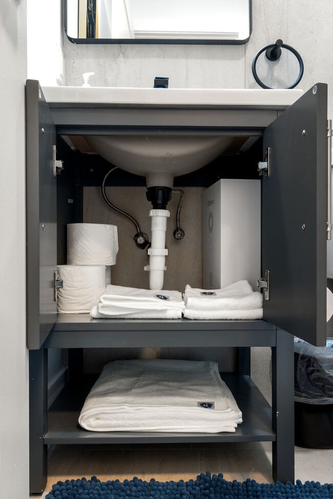 Building Photo - 618 W Patterson Ave