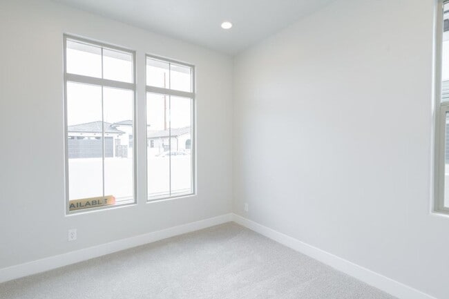 Building Photo - Beautiful New 3 Bedroom Home in Brio