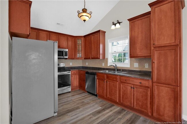 Building Photo - 1717 Kershaw Loop