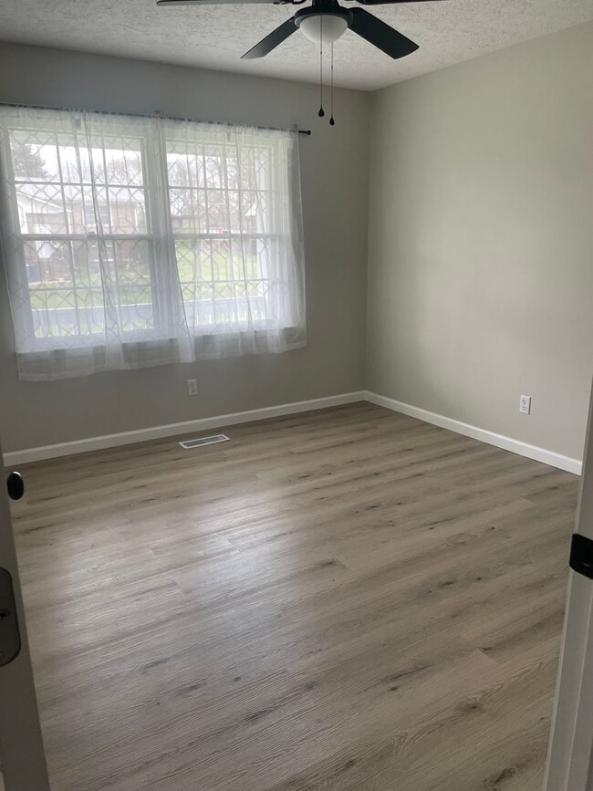 Building Photo - 5918 Medders St