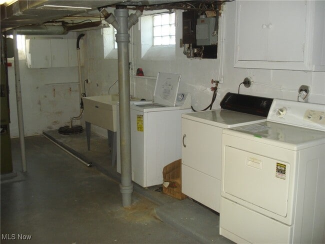 Building Photo - 5757 Mayfield Rd