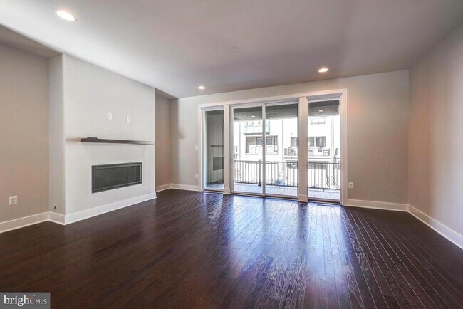 Building Photo - 22954 Sullivans Cove Sq
