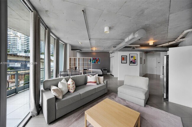 Building Photo - 690 SW 1st Ct