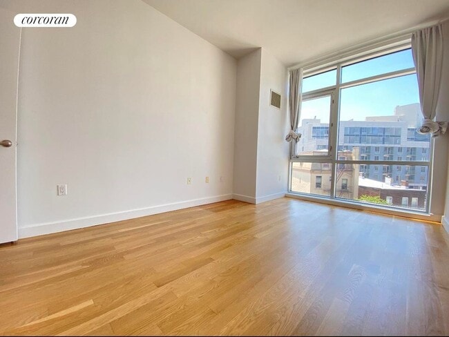 Building Photo - 11-24-24 31st Ave