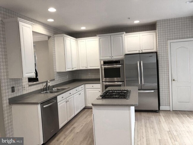 Building Photo - 6402 Spring View Pl