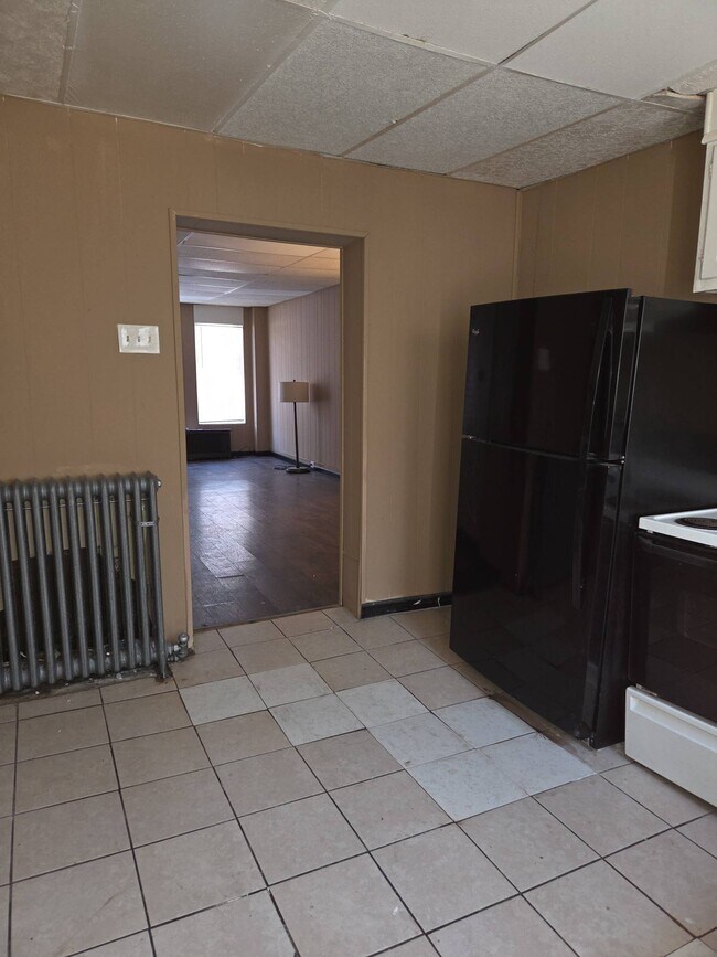 Building Photo - 1816 S Chadwick St