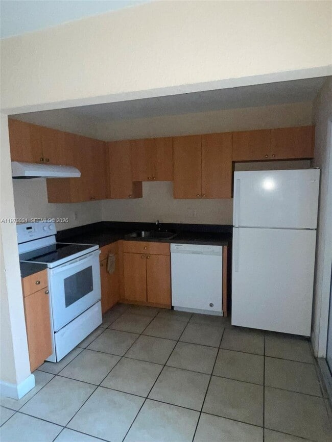 Building Photo - 4730 NW 9th Dr