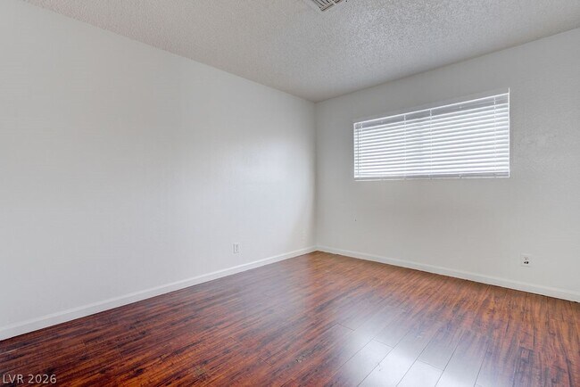 Building Photo - 5198 Greene Ln