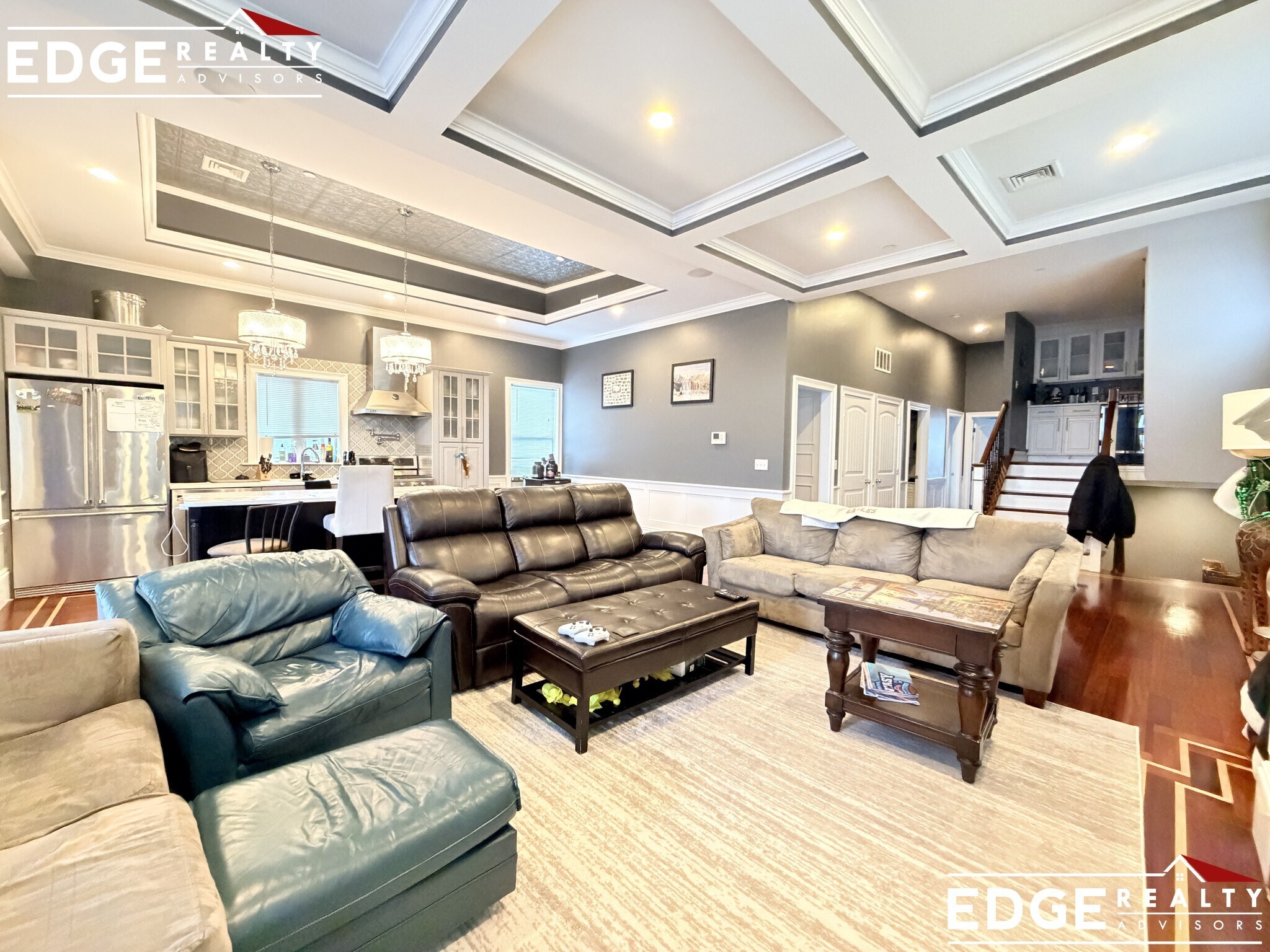 Building Photo - 622 E 3rd St