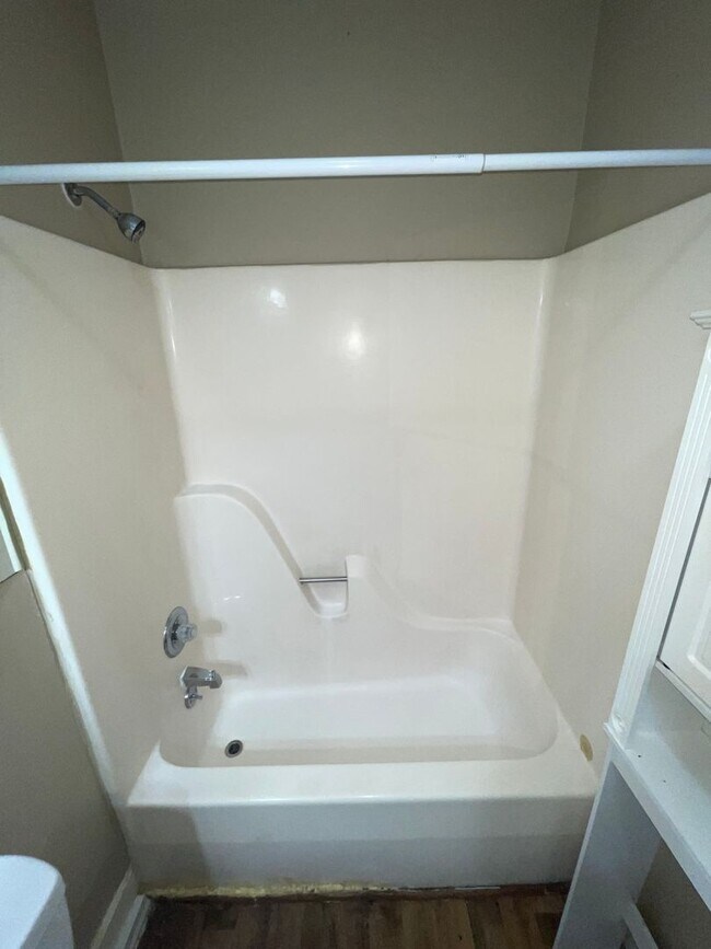 Building Photo - Evergreen Community