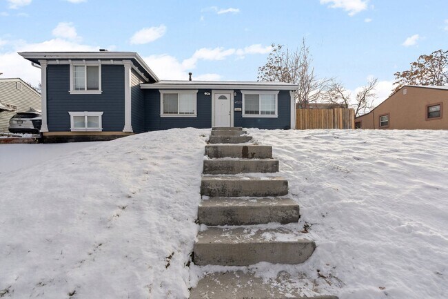 Building Photo - Remodelled Home In Large Backyard