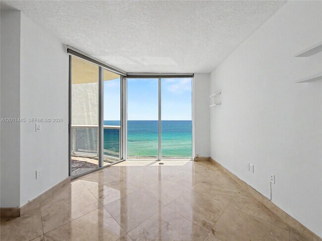Building Photo - 17555 Collins Ave