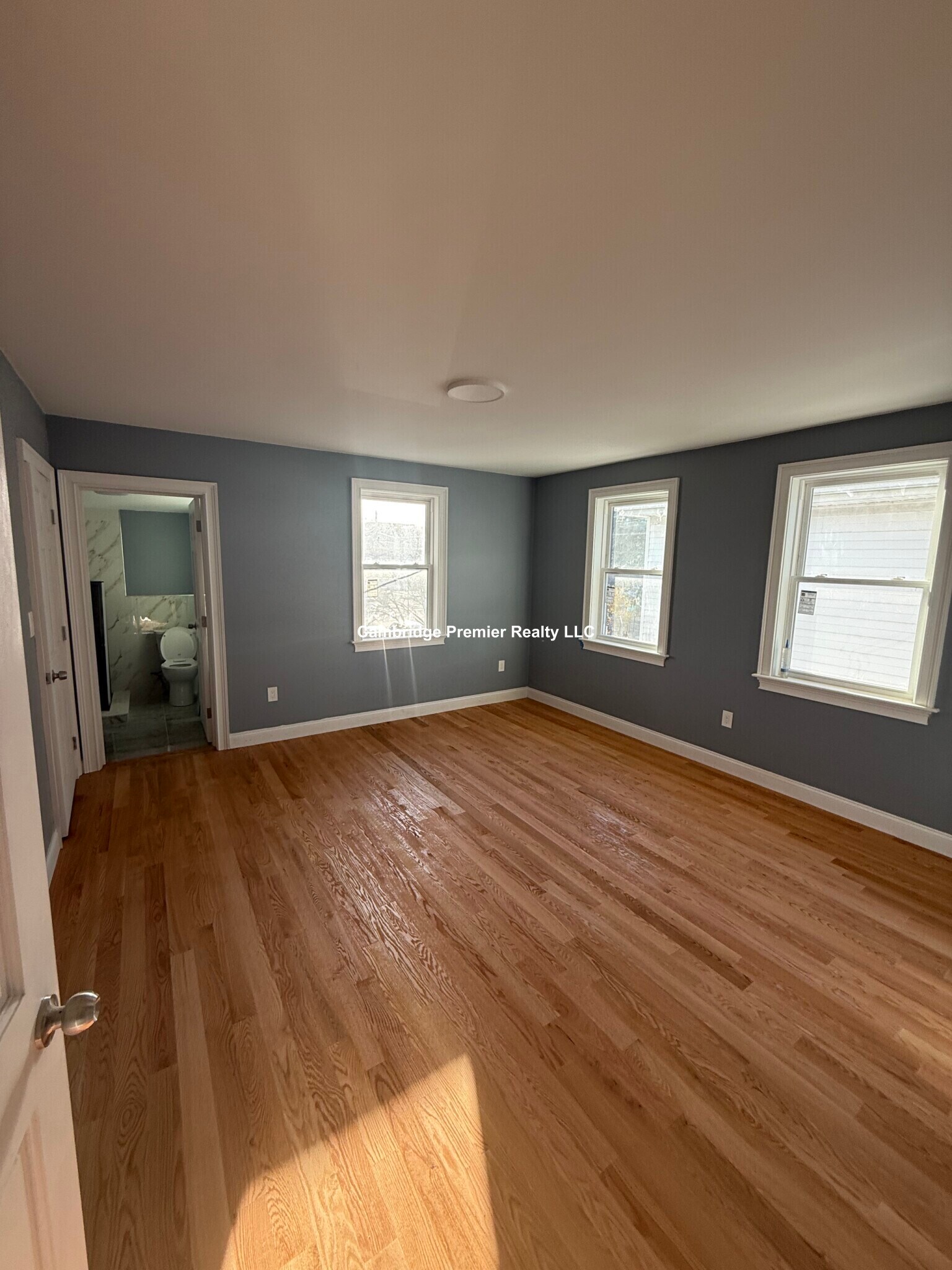 Building Photo - 8 Brentwood St