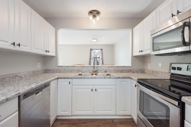 Building Photo - 2909 La Villas Dr