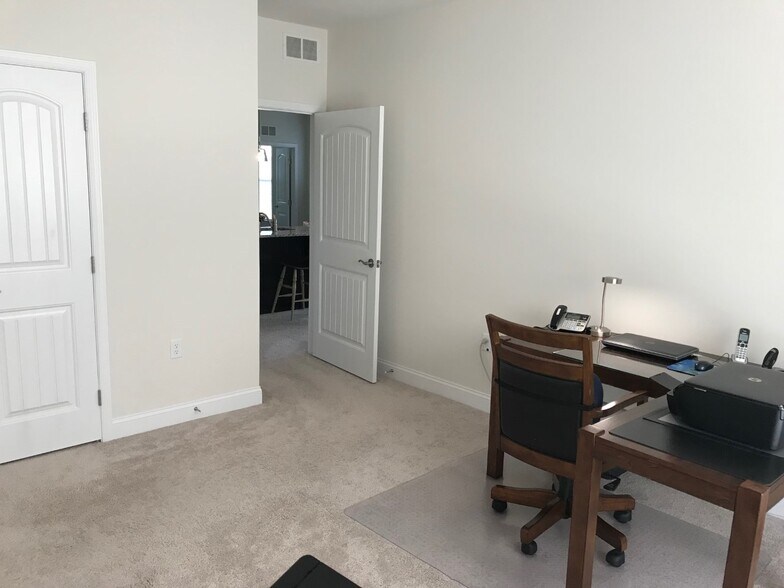 Building Photo - 690 Whitetail Dr