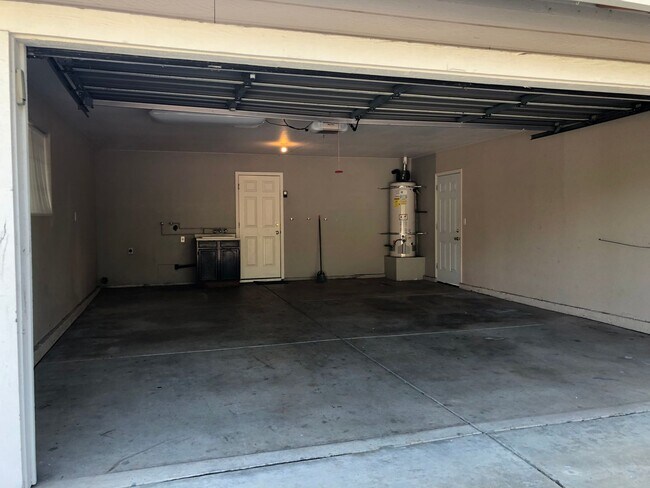 Building Photo - Upgraded Orangevale Home on Corner Lot