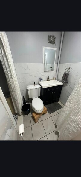 Building Photo - 80 Overlook Ave