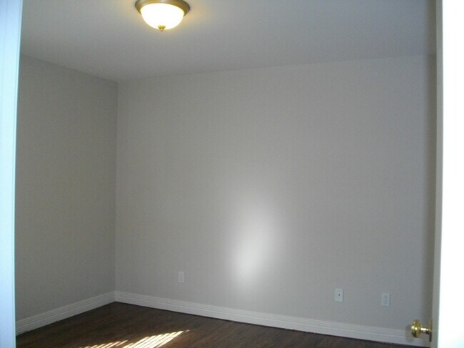 Building Photo - Kings Pointe Subdivision Just off E..Kings...