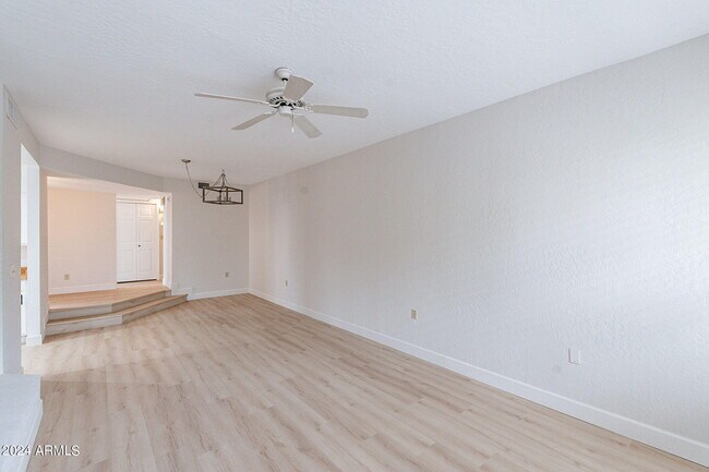 Building Photo - 7800 E Lincoln Dr