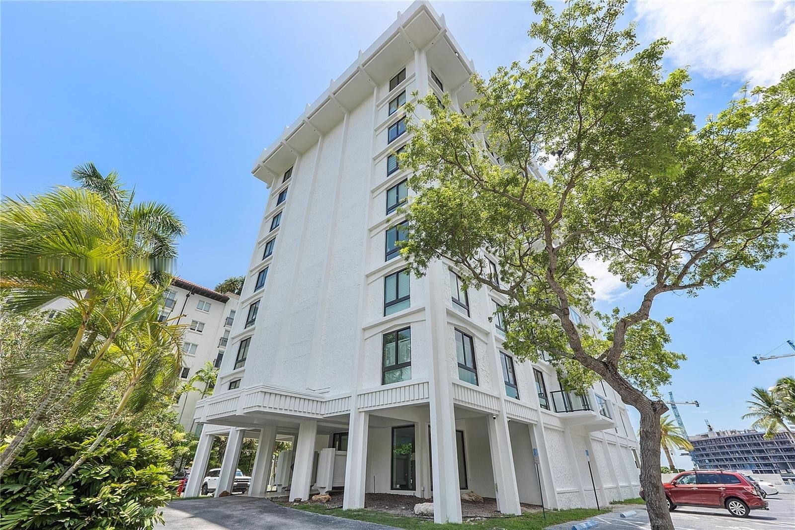 Building Photo - 1600 S Bayshore Ln