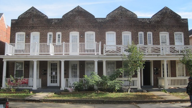 8 plex building. All 2 bedroom units. - 711 Chimborazo Blvd