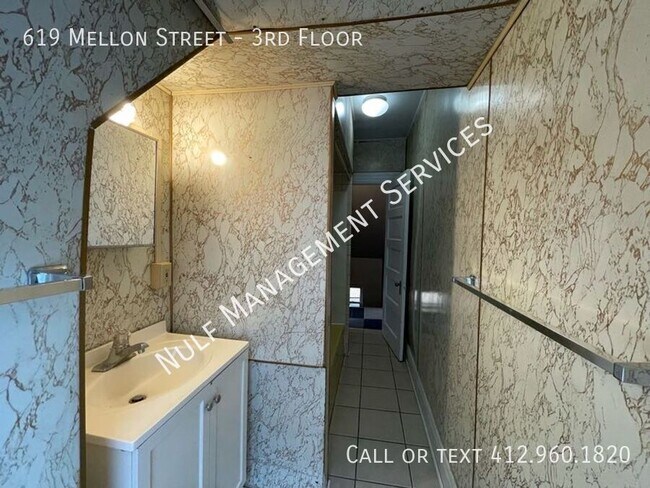 Building Photo - 619 Mellon St
