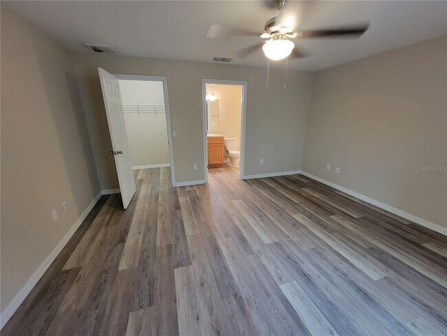 Building Photo - 7009 Hemlock Crse