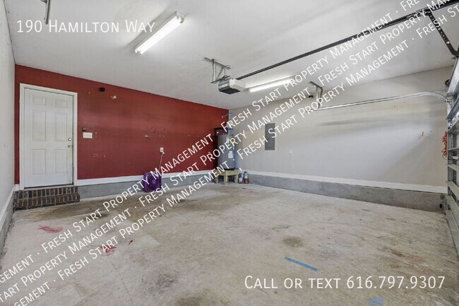 Building Photo - 190 Hamilton Way
