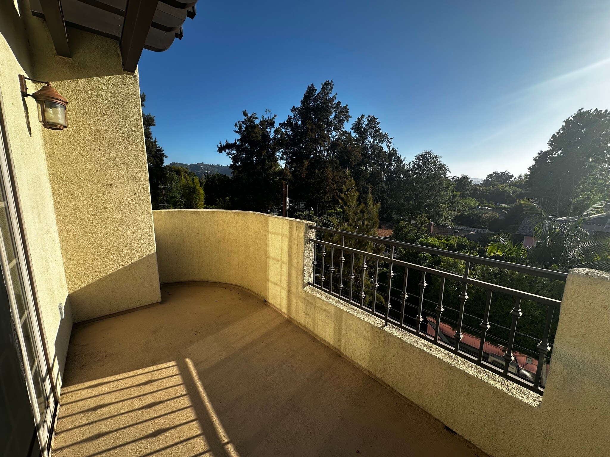Private Patio with VIEWS! - 4601 Coldwater Canyon Ave