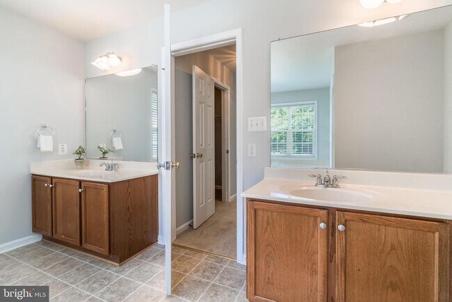 Building Photo - 3603 Carolina Ct