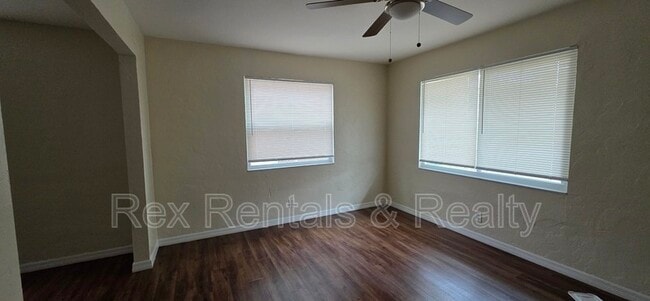 Building Photo - 4722 12th Ave S