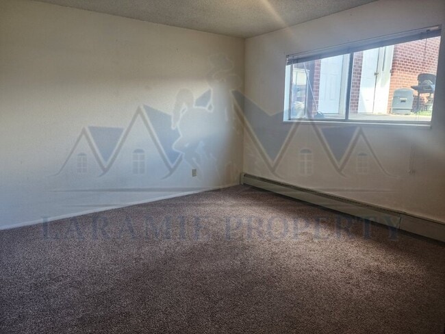 Building Photo - 708 Downey St