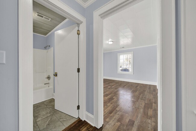 Building Photo - Duplex