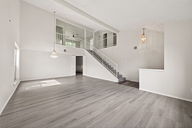 Building Photo - 710 Beechbend Dr