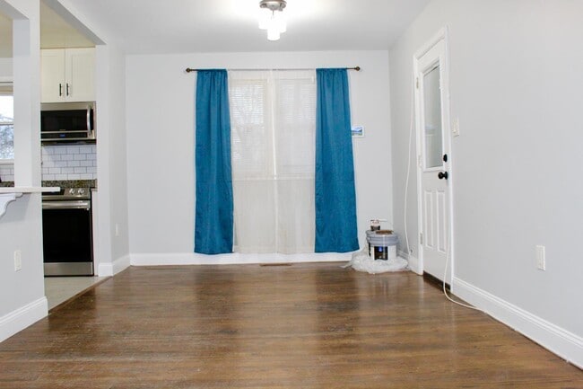 Building Photo - 5707 Alan Dr