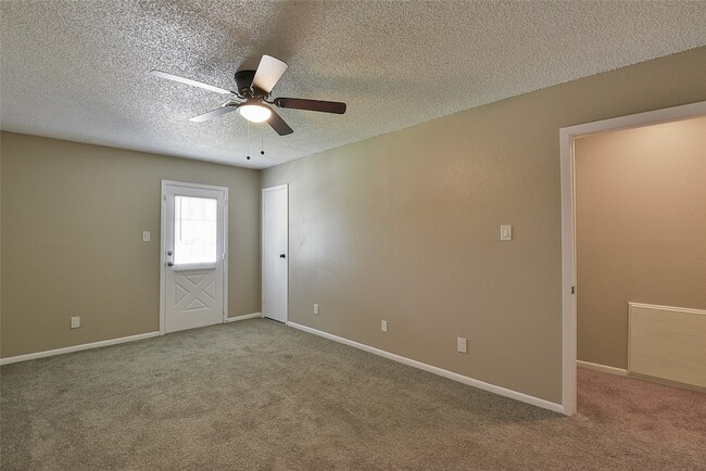 Building Photo - 4512 Avenue L