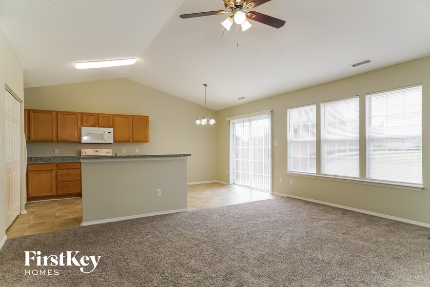 Building Photo - 6220 Saybrooke Dr