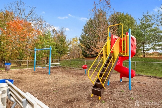 Building Photo - 304 Cambridge Dr