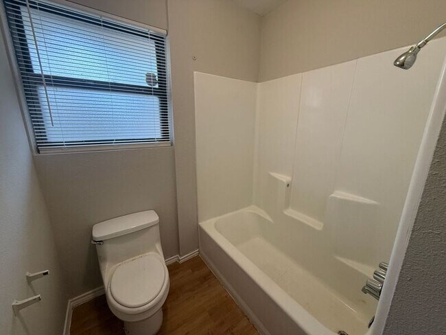 Building Photo - 609 Trout St