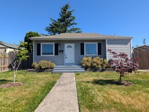 Building Photo - Fantastic 2-Bedroom, 2-Bath Home With Bonus Space!